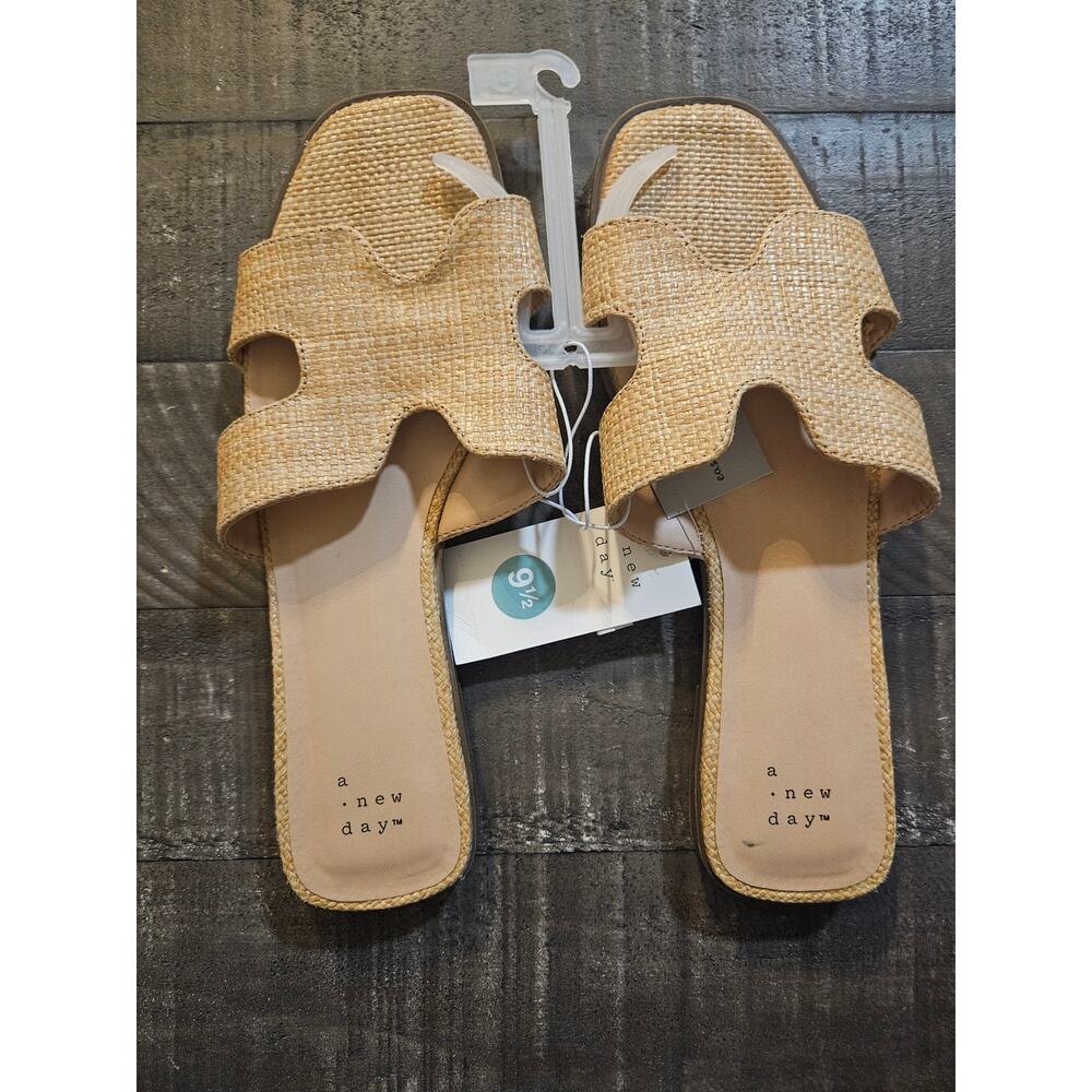A New Day brand Nina Raffia H-Band Slide Sandals in beige size 9.5 NWT